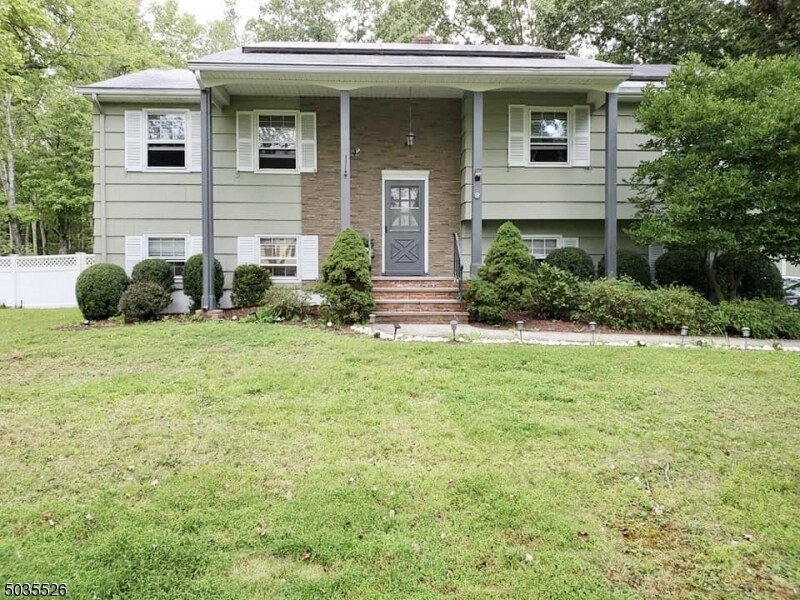 Primary Photo - 449 Lyons Rd