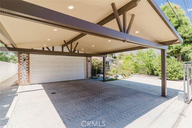 Building Photo - 7305 Verdugo Crestline Dr