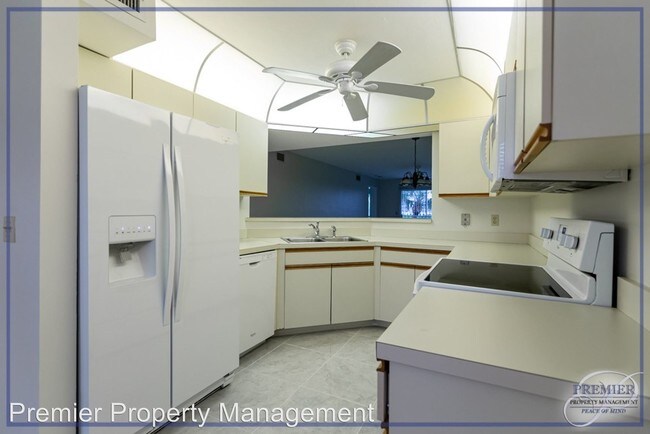 Foto del edificio - 320 Horse Creek Dr