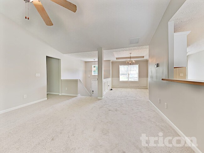 Building Photo - 460 Vinemont Ridge