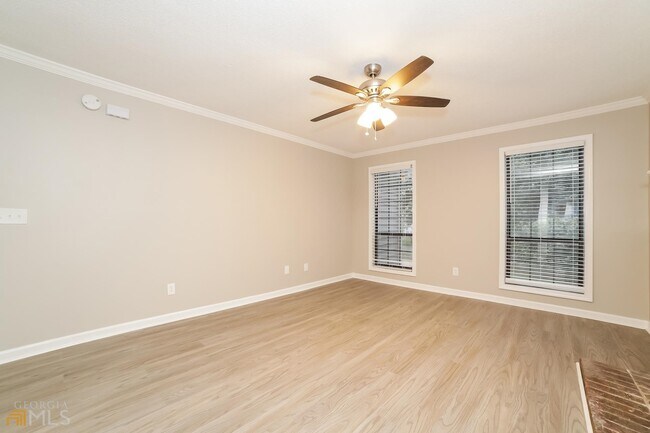 Building Photo - 5092 Leland Dr