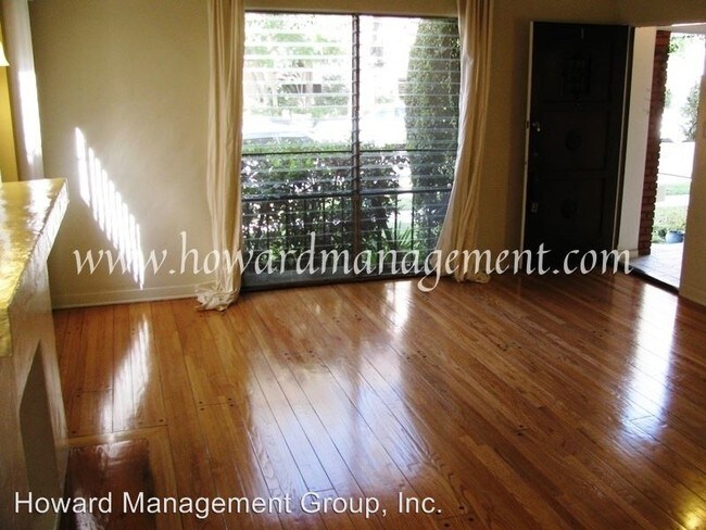 Foto del edificio - 232 N Almont Dr