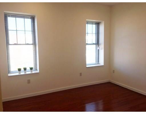 Building Photo - 149 Chestnut St