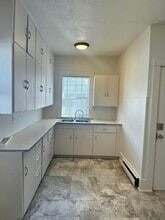 Building Photo - 811 St James St
