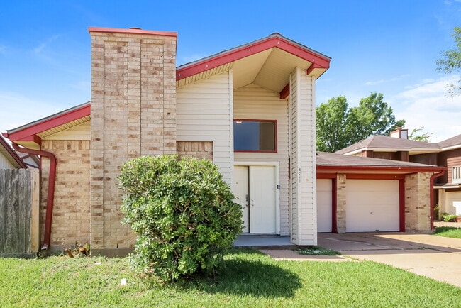 Building Photo - 7831 Poitiers Dr