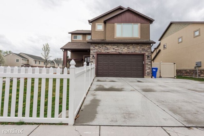 Building Photo - 3 br, 2.5 bath House - 414 E Penney Ave