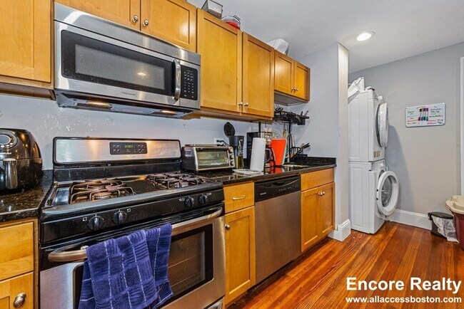 Foto del edificio - 70 Hillside St