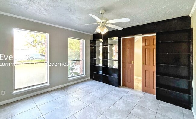 Foto del edificio - 2315 Hampton Rd