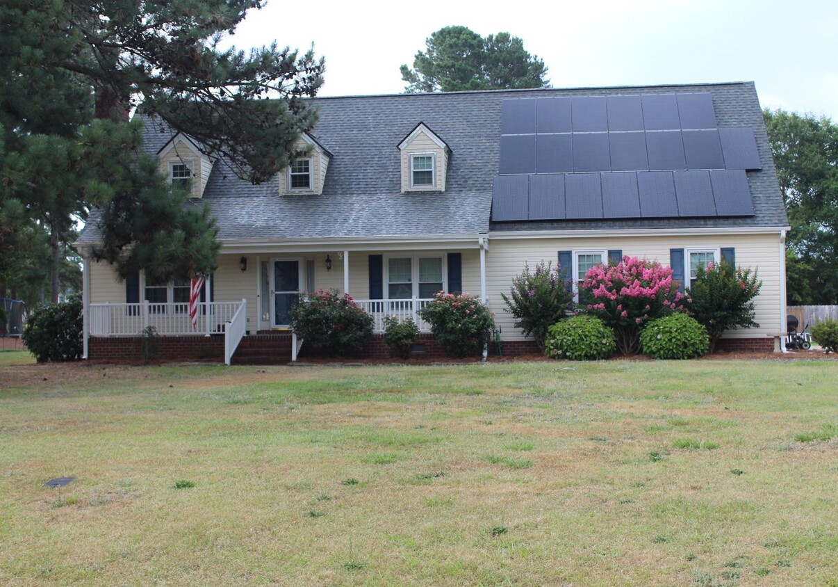 Primary Photo - Fenced in ground pool and solar panels!