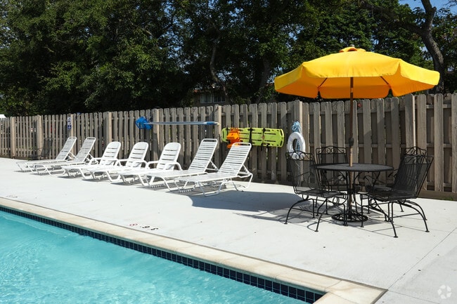 Swimming Pool - Dearborn West