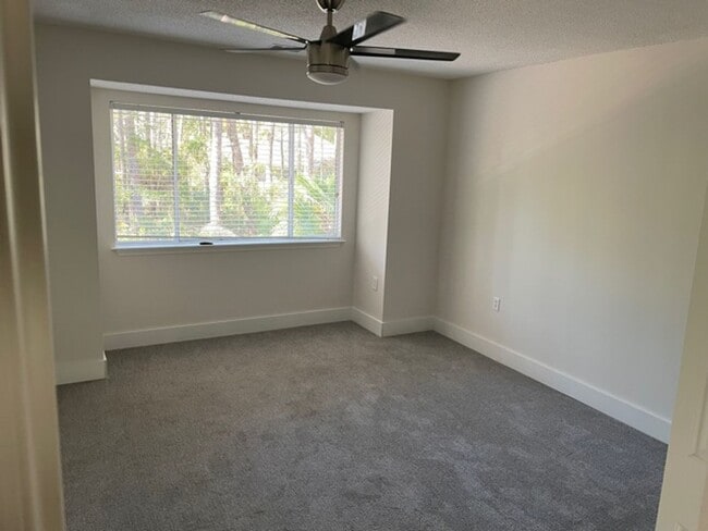 Building Photo - 25 Honey Locust Cir