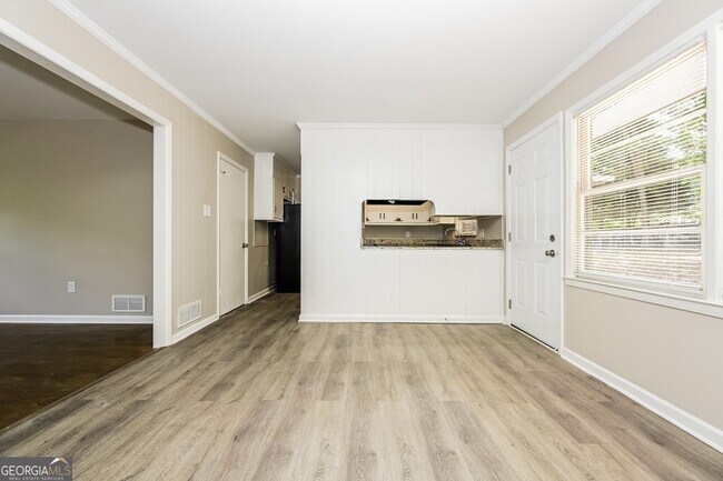 Building Photo - 6418 Monica Dr