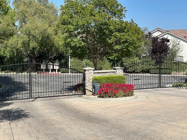 Building Photo - 30806 St Jean Ct