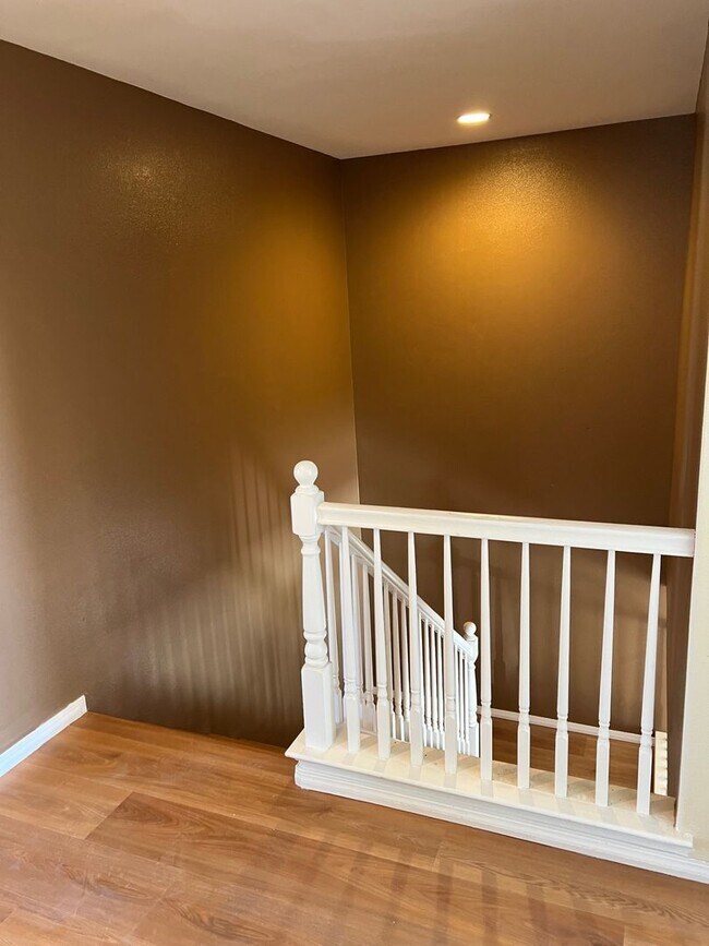 Foto del edificio - Massive 5BR/4BA Luxury Home in Adelanto — ...