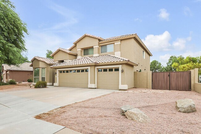 Building Photo - Beautiful Chandler home with pool!