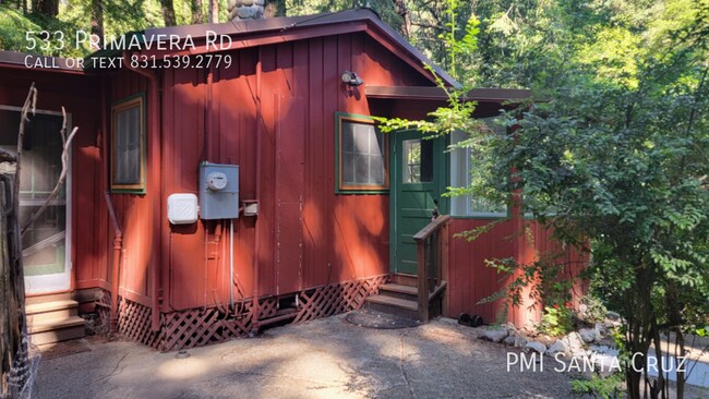 Foto del edificio - Cozy Cottage with Deck and Redwood and Riv...
