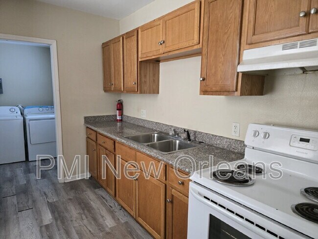 Foto del edificio - 3875 Pauger St