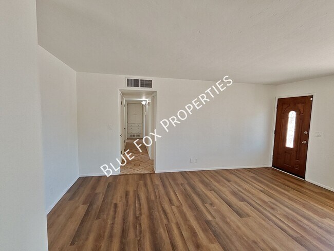 Foto del edificio - 3857 E Edison Pl