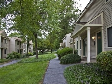 Courtyard - The Crossings at Bramblewood