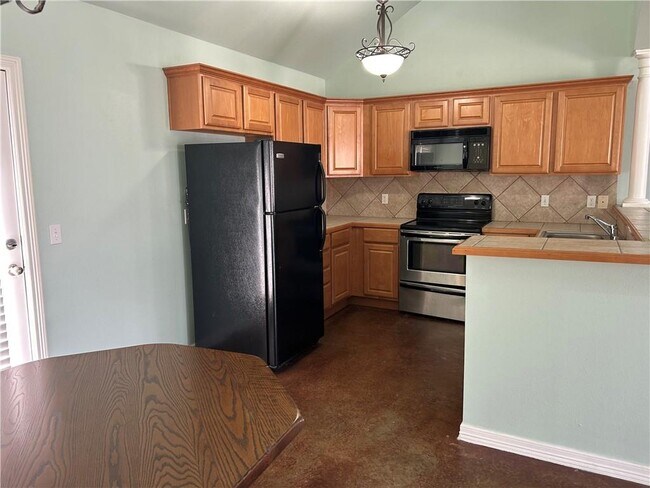Foto del edificio - 4389 E Holiday Dr