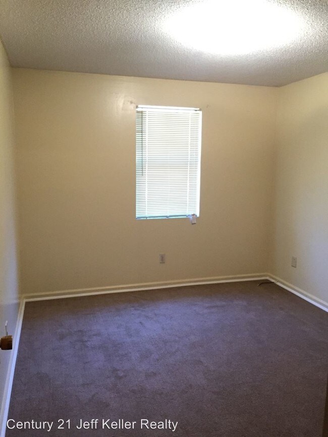 Building Photo - 3 br, 1.5 bath House - 2830 Lumpkin Rd A