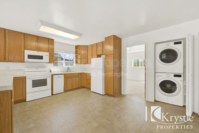 Building Photo - 584 Military E