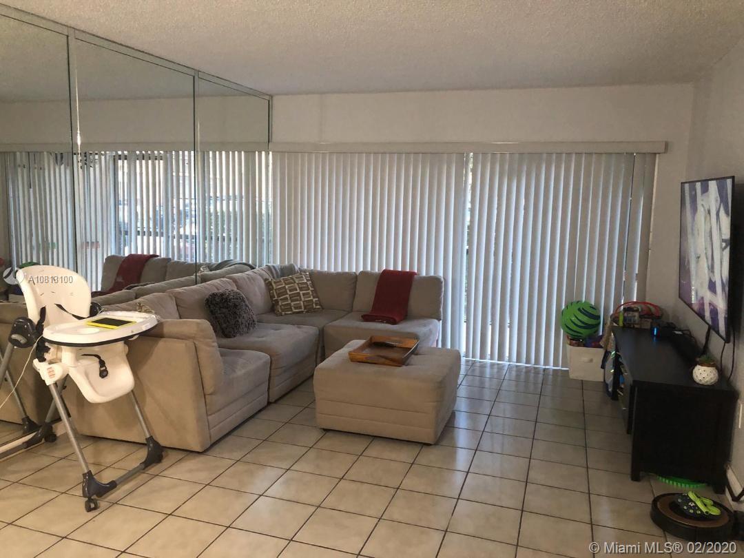 Primary Photo - 9120 Fontainebleau Blvd