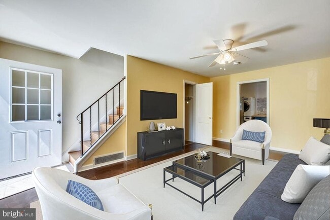 Building Photo - 5810 Fifer Dr