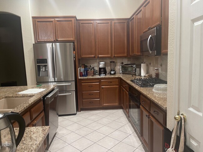 Kitchen - 770 Alcantar Cir