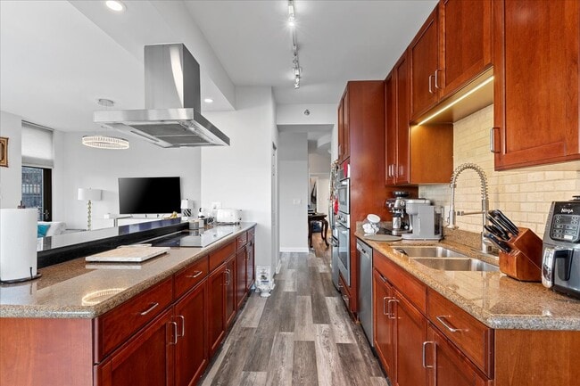 Foto del edificio - 1335 S Prairie Ave