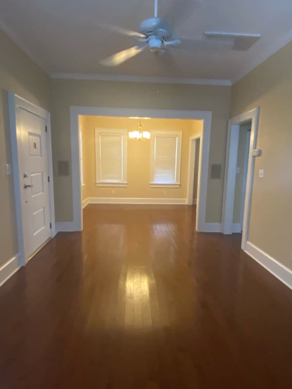 Building Photo - 714 S Bungalow Terrace