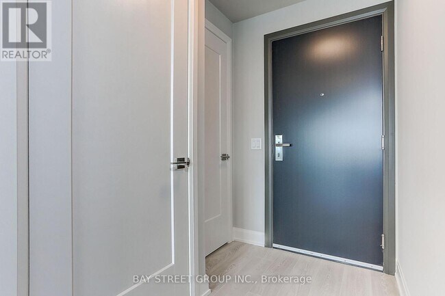 Building Photo - 8 Water Walk Dr