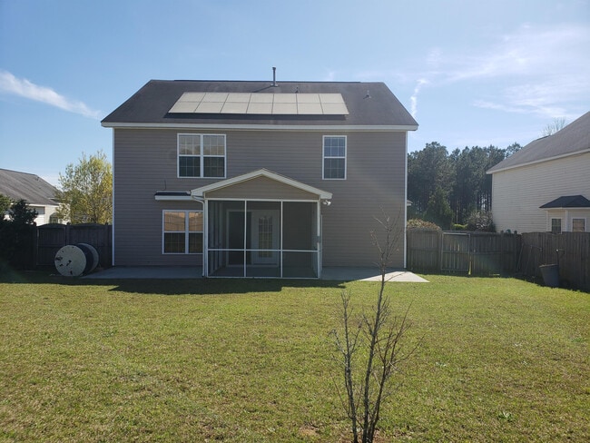 Building Photo - 179 Rosecliff Cir