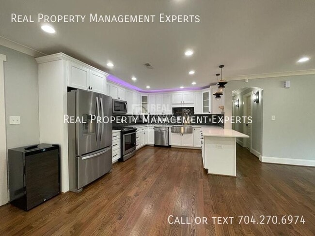 Foto del edificio - 2243 Shamrock Dr