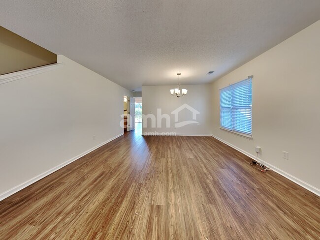 Foto del edificio - 516 Holiday Dr