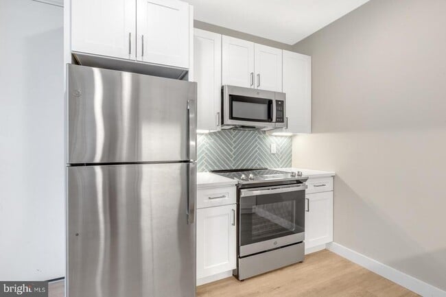 Building Photo - 1144 Frankford Ave