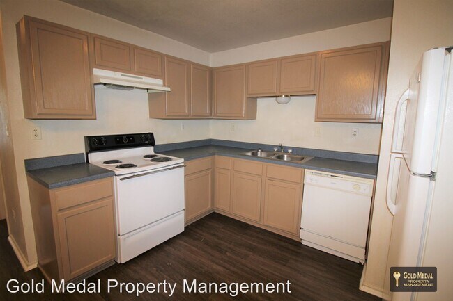 Building Photo - 3402 Barcelona Dr