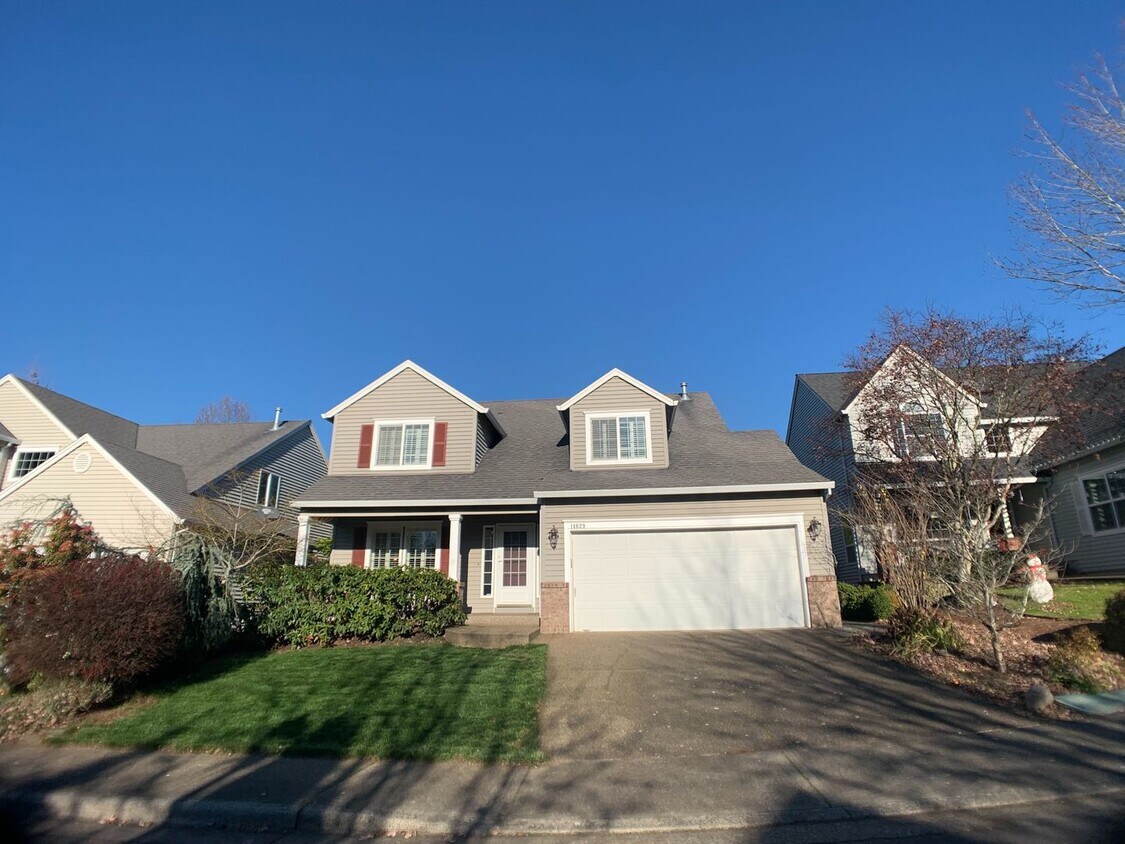 Primary Photo - Beautiful update Bethany home - 4 Bedrooms...