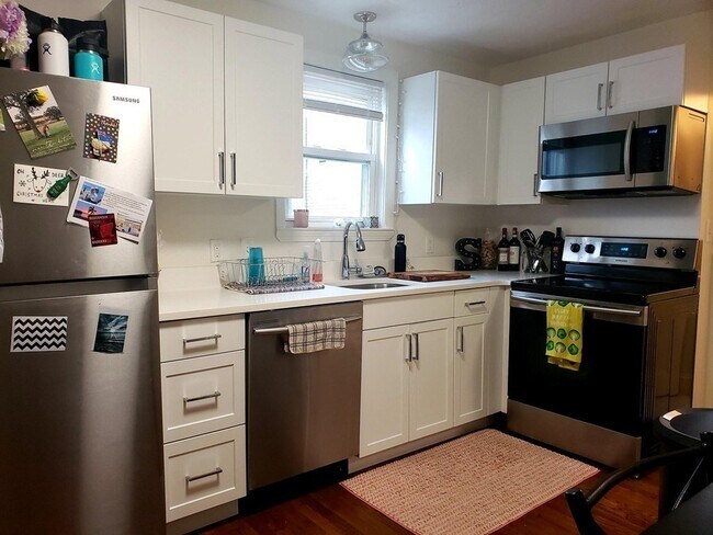 Foto del edificio - 649 E 7th St