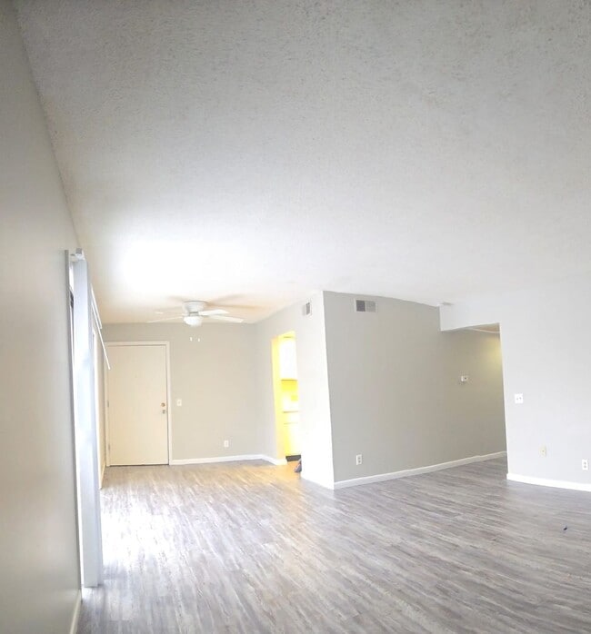 Foto del edificio - 318Riley