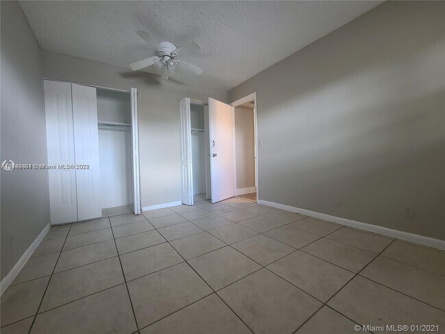 Foto del edificio - 5300 NW 24th St