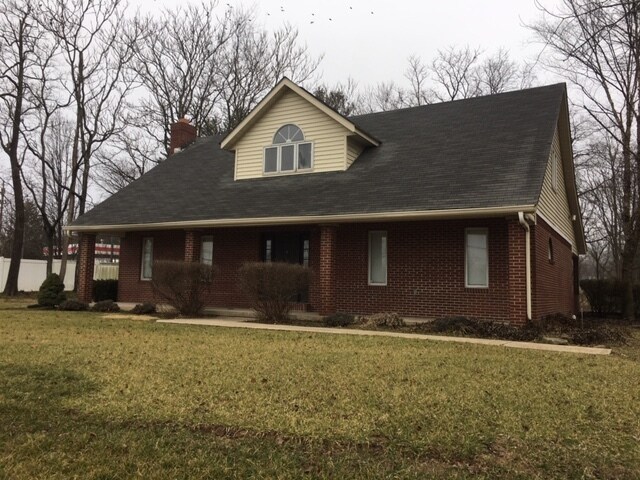 Primary Photo - 1540 W Bloomfield Rd
