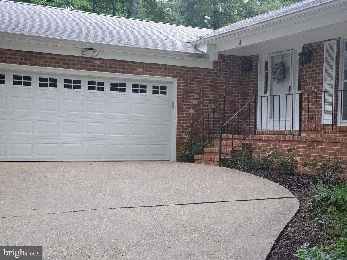 14 Hamlin Dr, Fredericksburg, VA 22405 House Rental in Fredericksburg