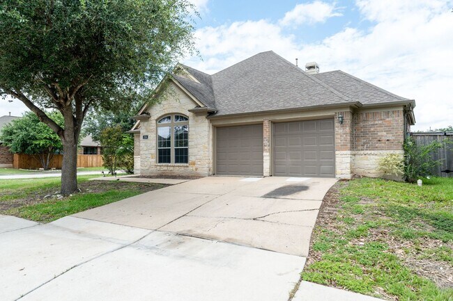 Foto del edificio - 11516 Sunny Creek Ln