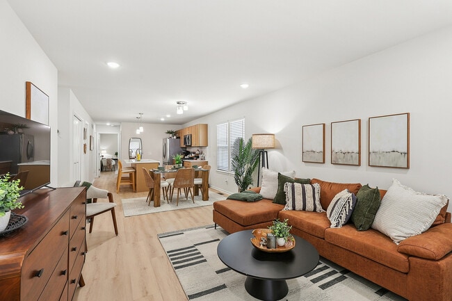 Spacious Open Concept Living Areas - Ridgewater Townhomes