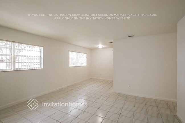 Building Photo - 5115 SW 112th Ave
