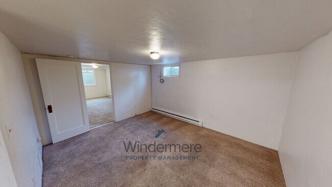Building Photo - 4th205