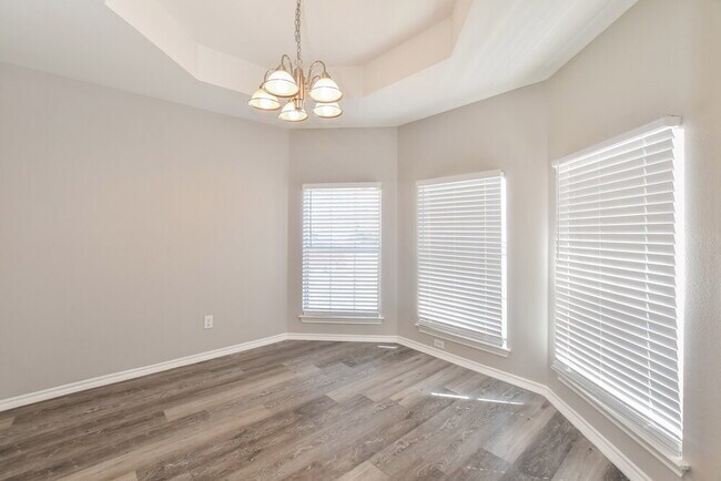 Foto del edificio - 717 Rockett Ln