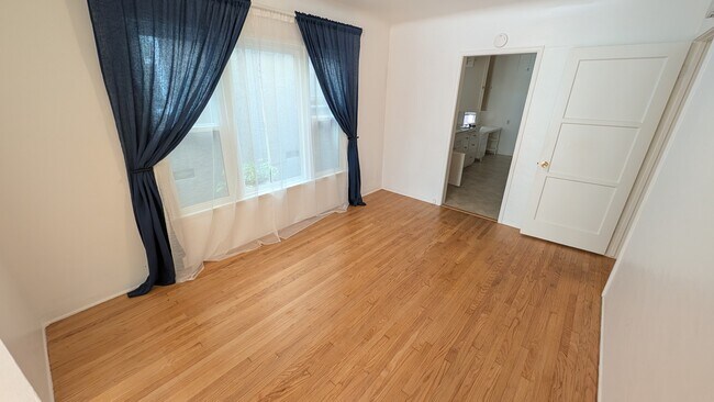 Comedor-1 - 150 Ximeno Ave