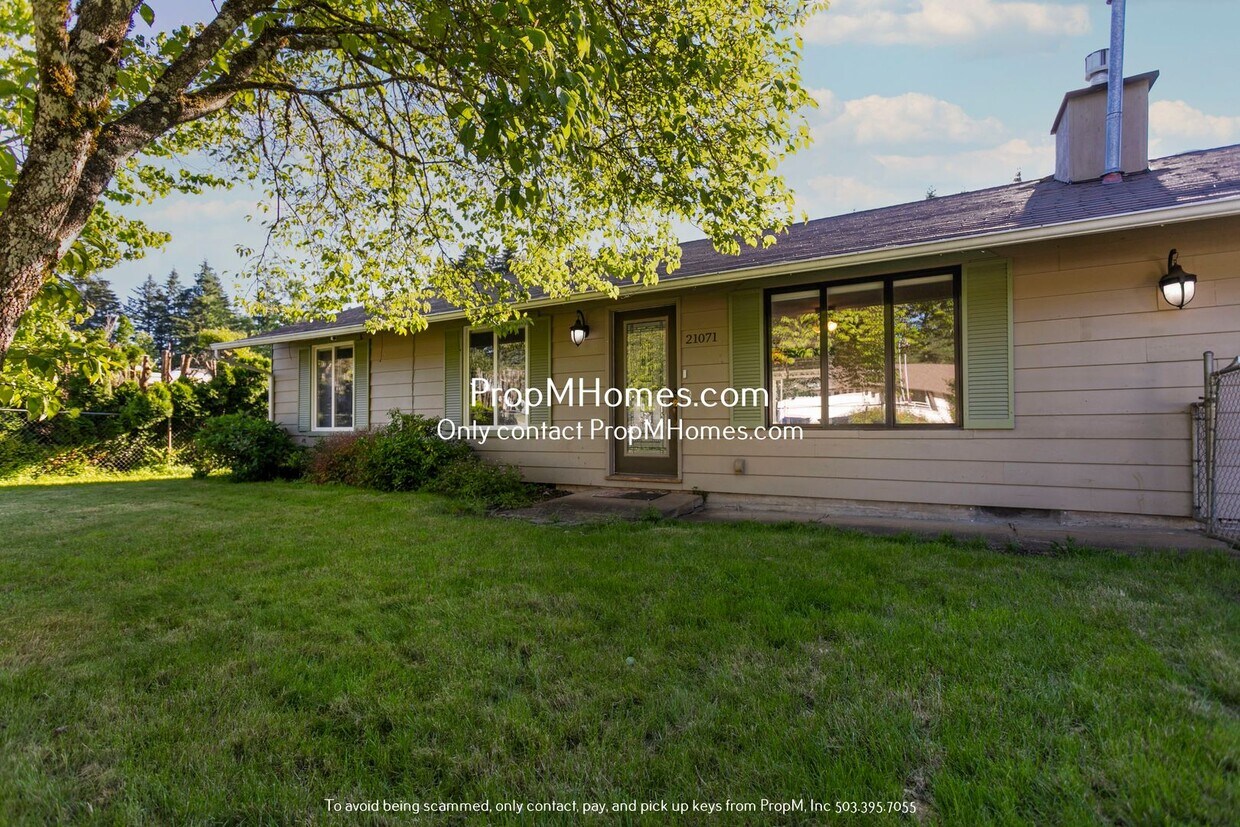 Primary Photo - Charming Oregon City Home on 1/2 Acre! Ful...